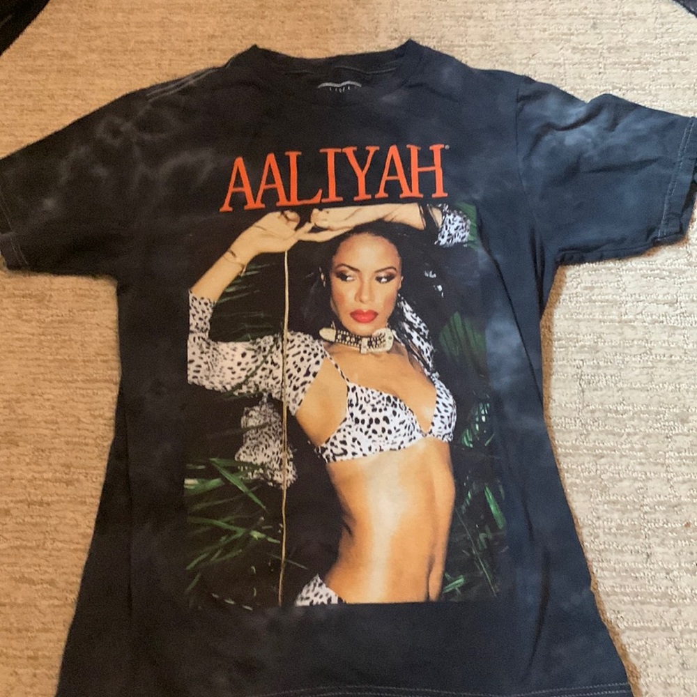 S Ripple Junction Aaliyah t-shirt